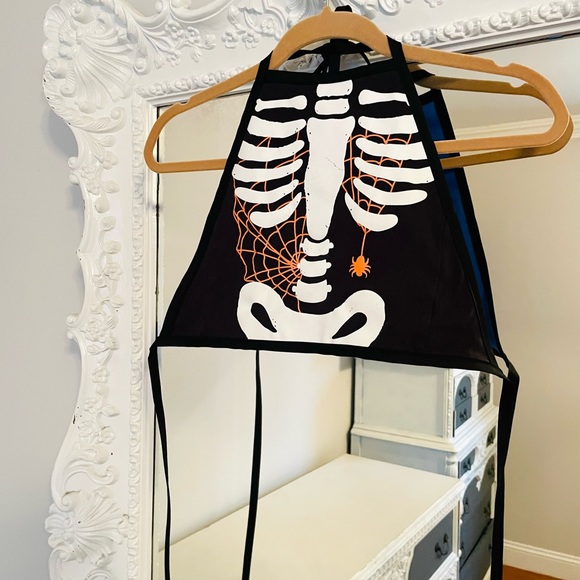 SALE GLOW IN THE DARK Halloween Skeleton Crop Top - Picture 1 of 6